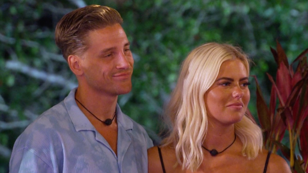 Love Island 2023-vinnarna Adrian Podde och Celine Axman har gått isär. 
