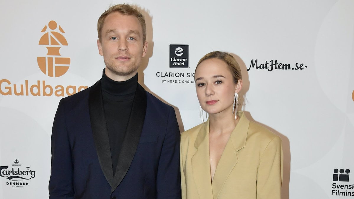 Björn Gustafsson och Alba August spelar mot varandra i den populära serien Alla utom vi. Foto: Pontus Lundahl / Anders Wiklund / TT