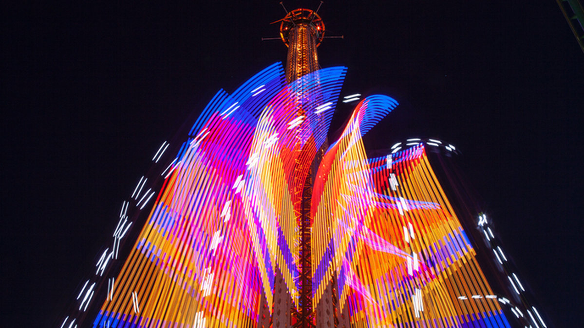 Besök Gröna Lund i Stockholm på natten under eventet Night Rider 